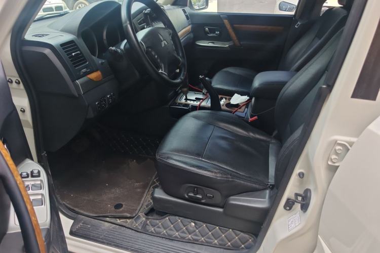 Used Mitsubishi Pajero 2018 3.0L Automatic Prestige Edition Driver Seat
