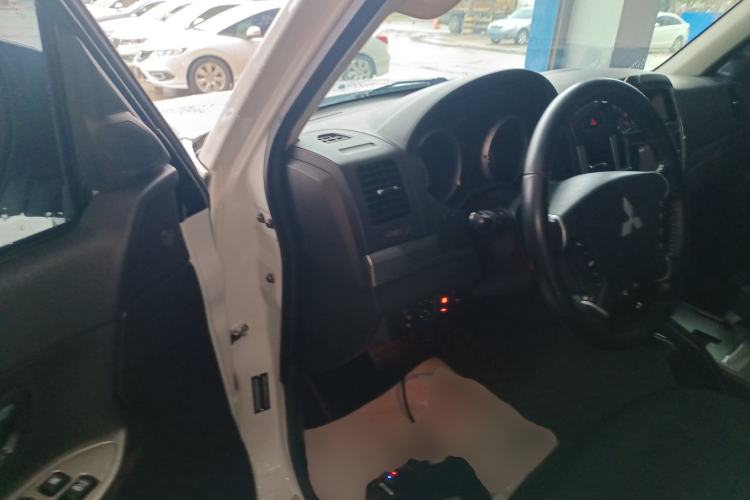 Used Mitsubishi Pajero 2018 V97 3.8L 5-Door GLS Sunroof – Middle East Driver Seat