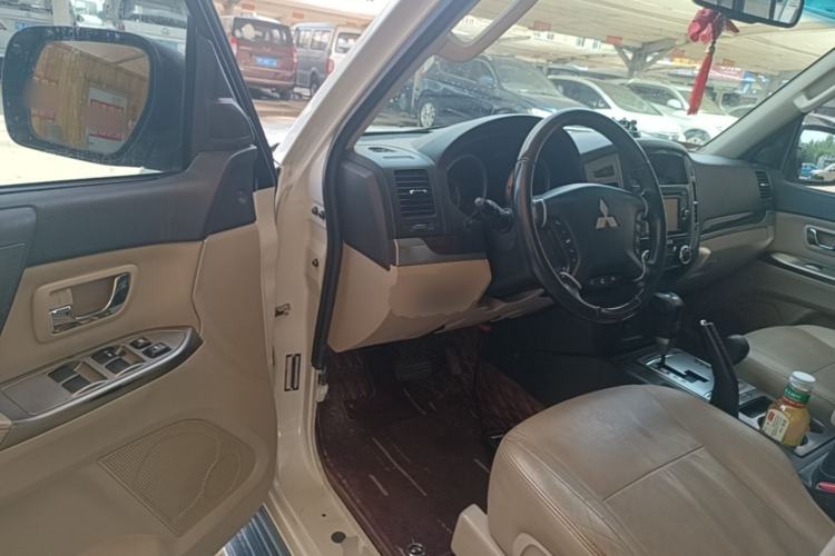 Used Mitsubishi Pajero 2018 V97 3.8L 5-Door GLS Sunroof – Middle East Driver Seat