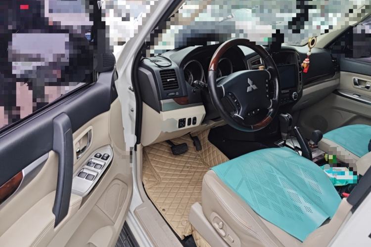 Used Mitsubishi Pajero 2018 V97 3.8L 5-Door GLS Sunroof – U.S. Specification Driver Seat