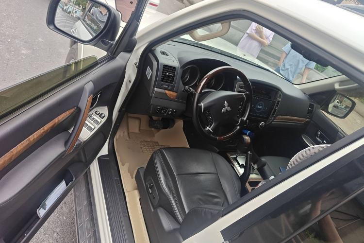 Used Mitsubishi Pajero 2018 3.0L Automatic Prestige Edition Driver Seat