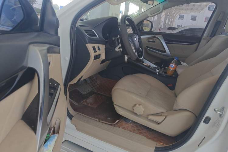 Used Mitsubishi Pajero  Driver Seat
