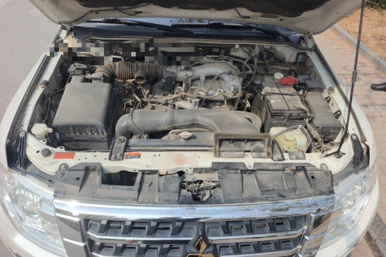 Used Mitsubishi Pajero 2018 3.0L Automatic Comfort Edition Engine Bay