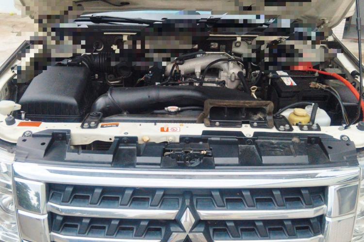 Used Mitsubishi Pajero 2018 3.0L Automatic Comfort Edition Engine Bay