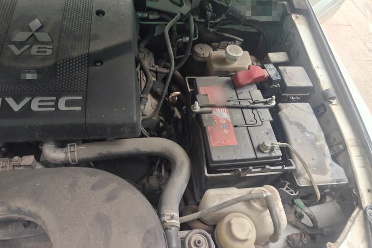 Used Mitsubishi Pajero 2018 V97 3.8L 5-Door GLS Sunroof – Middle East Engine Bay Left