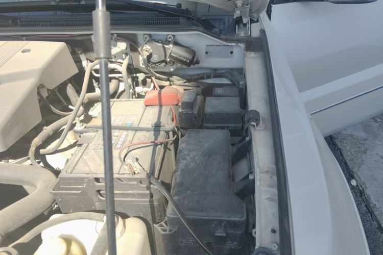 Used Mitsubishi Pajero  Engine Bay Left