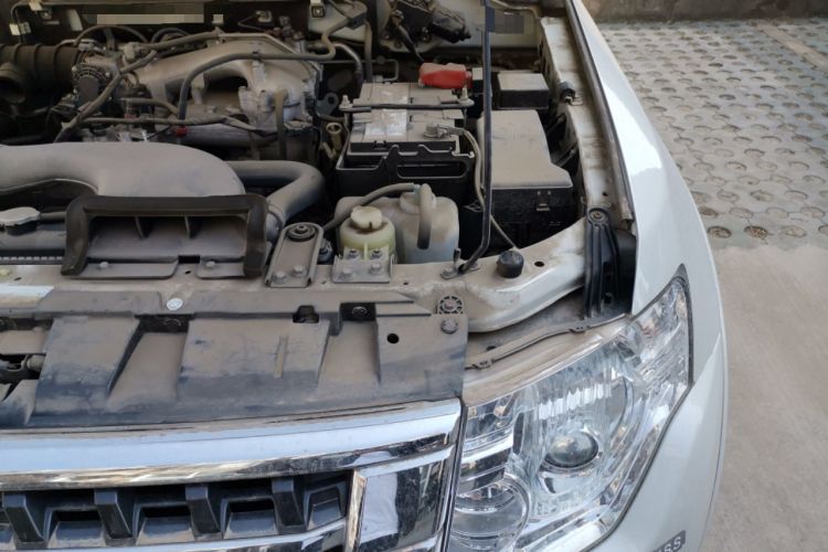 Used Mitsubishi Pajero 2018 V93 3.0L 5-Door GLS Genuine Leather Version – Middle East Engine Bay Left