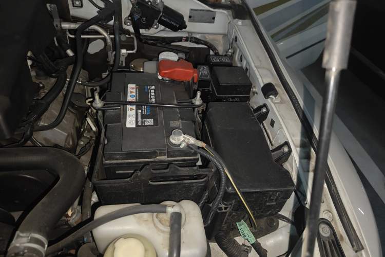 Used Mitsubishi Pajero  Engine Bay Left