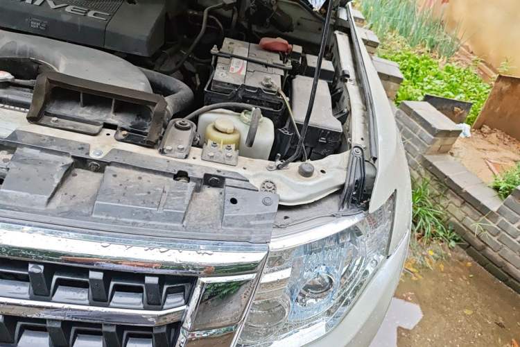 Used Mitsubishi Pajero  Engine Bay Left