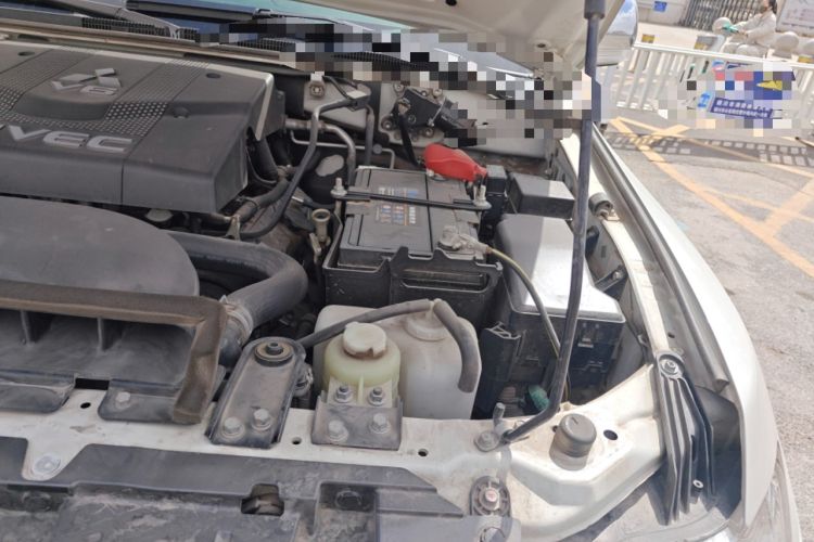 Used Mitsubishi Pajero  Engine Bay Left