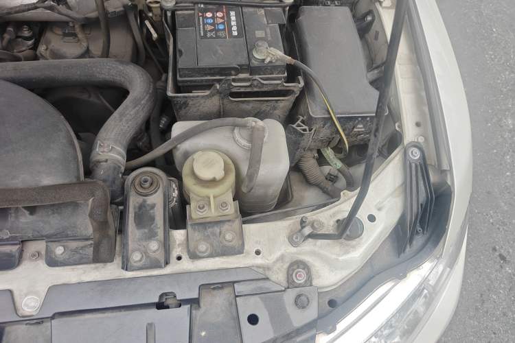 Used Mitsubishi Pajero 2018 3.0L Automatic Prestige Edition Engine Bay Left