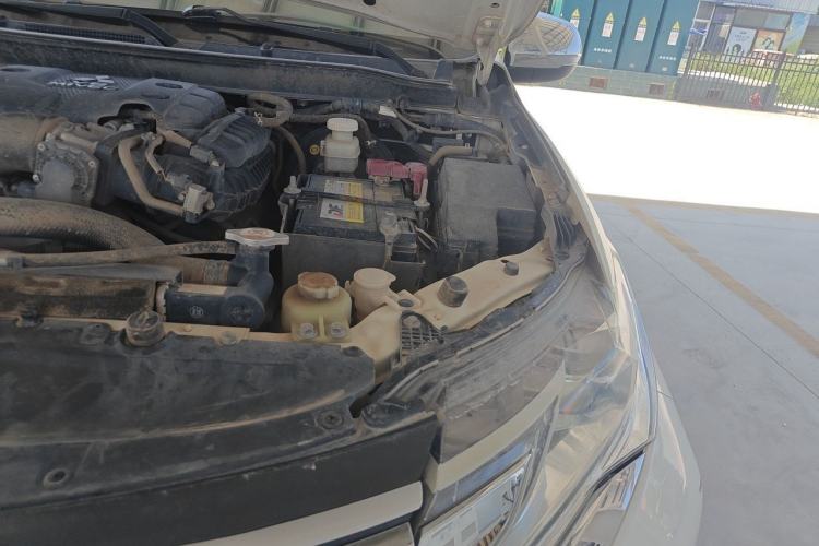 Used Mitsubishi Pajero  Engine Bay Left