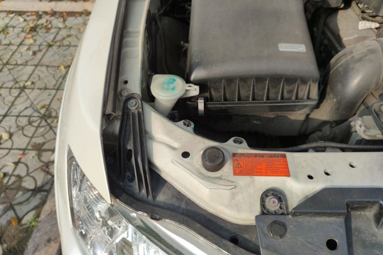 Used Mitsubishi Pajero  Engine Bay Right