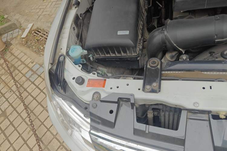 Used Mitsubishi Pajero  Engine Bay Right