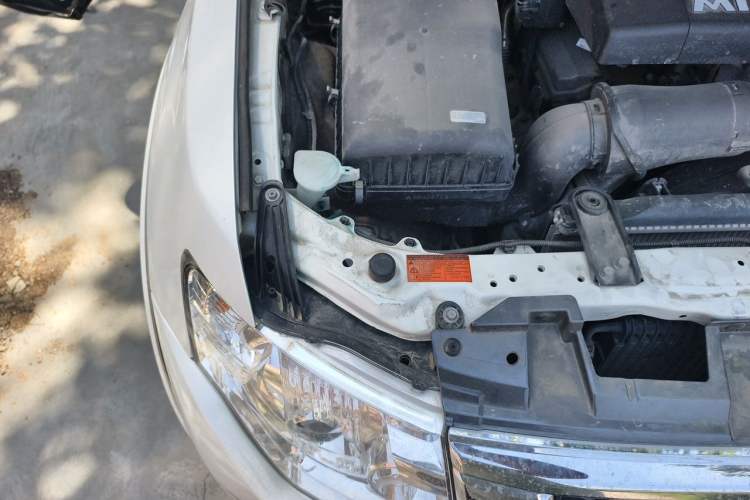Used Mitsubishi Pajero 2018 V97 3.8L 5-Door GLS Sunroof Single-Difference Model – Middle East Engine Bay Right