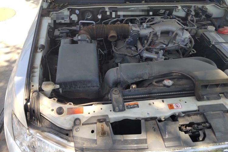 Used Mitsubishi Pajero 2018 3.0L Automatic Prestige Edition Engine Bay Right