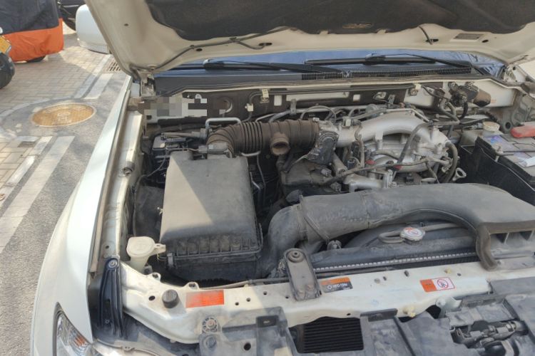 Used Mitsubishi Pajero 2018 3.0L Automatic Comfort Edition Engine Bay Right