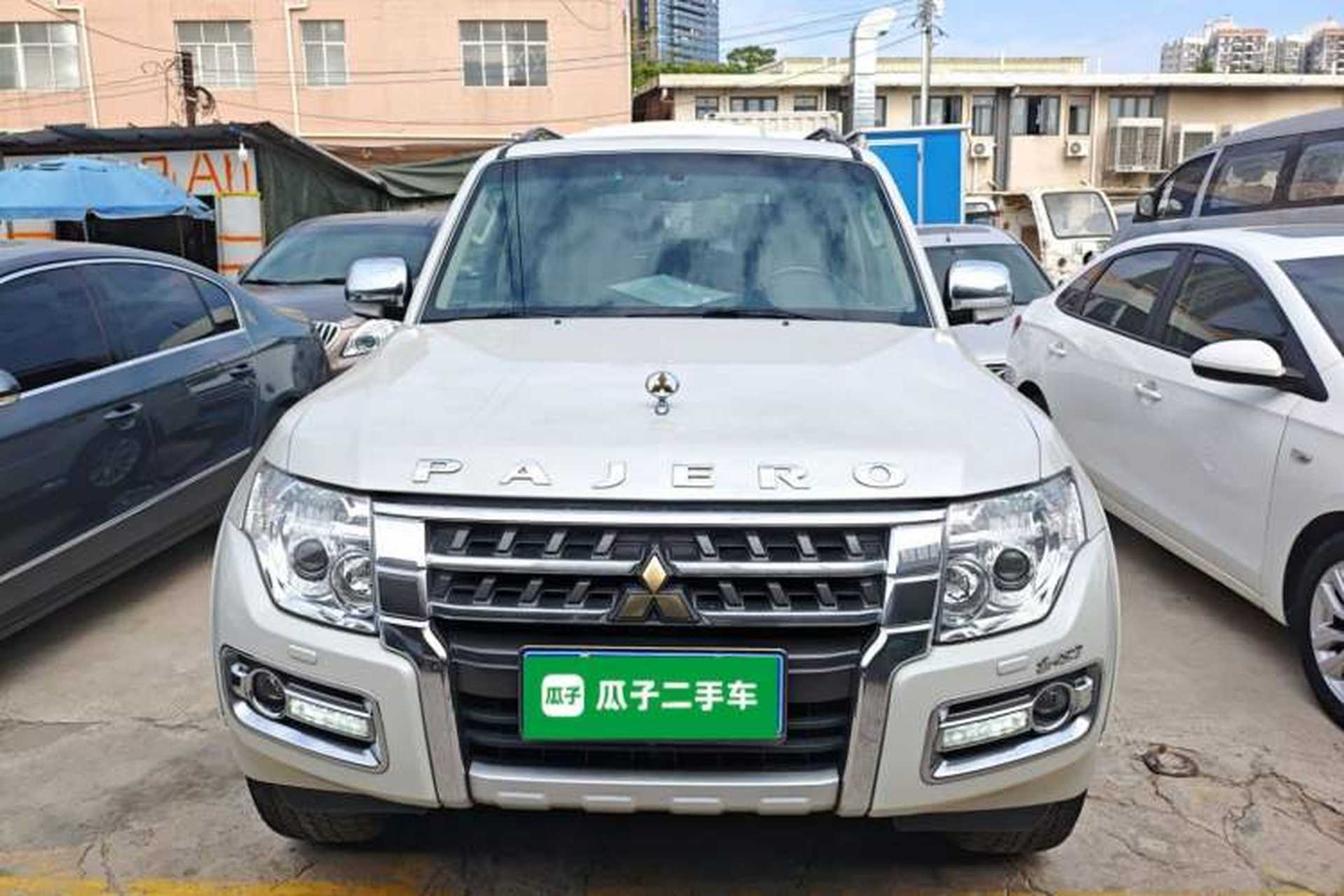 Used Mitsubishi Pajero 2018 V97 3.8L 5-Door GLS Sunroof – Middle East Exterior 1