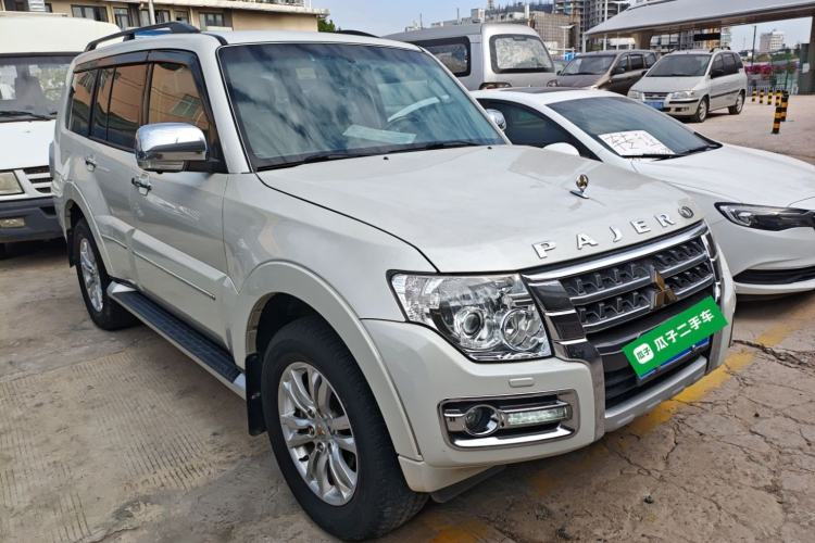 Used Mitsubishi Pajero 2018 V97 3.8L 5-Door GLS Sunroof – Middle East Exterior 2