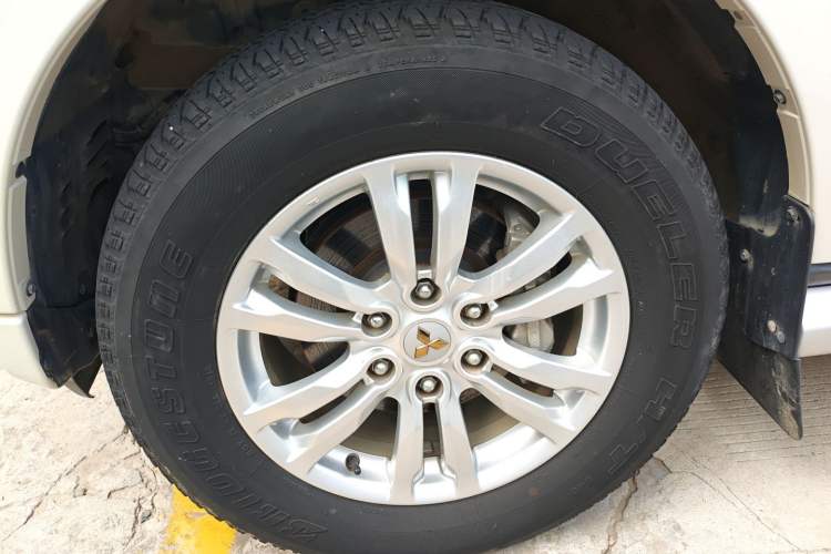 Used Mitsubishi Pajero 2018 V97 3.8L 5-Door GLS Sunroof – Middle East Exterior 7