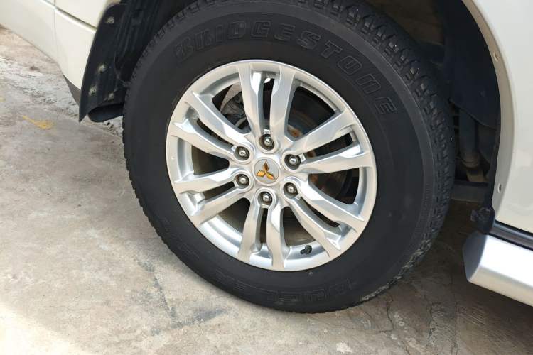 Used Mitsubishi Pajero 2018 V97 3.8L 5-Door GLS Sunroof – Middle East Exterior 8