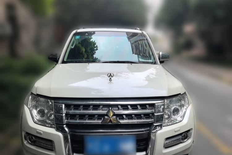 Used Mitsubishi Pajero 2018 V97 3.8L 5-Door GLS Sunroof – Middle East Front