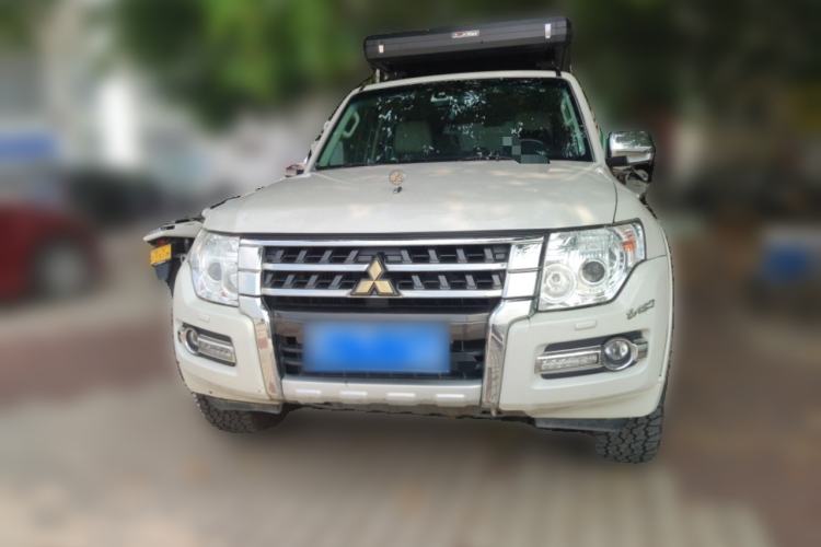 Used Mitsubishi Pajero 2018 V97 3.8L 5-Door GLS Sunroof – Middle East Front