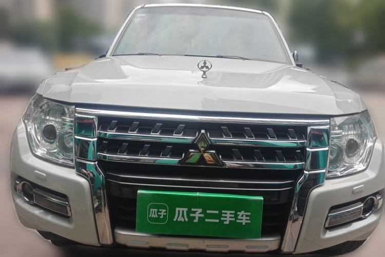 Used Mitsubishi Pajero 2018 V97 3.8L 5-Door GLS Sunroof – Middle East Front