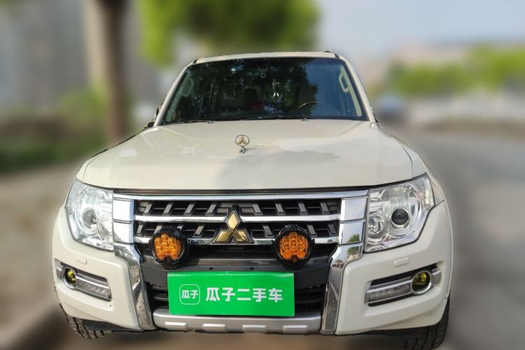 Used Mitsubishi Pajero  Front
