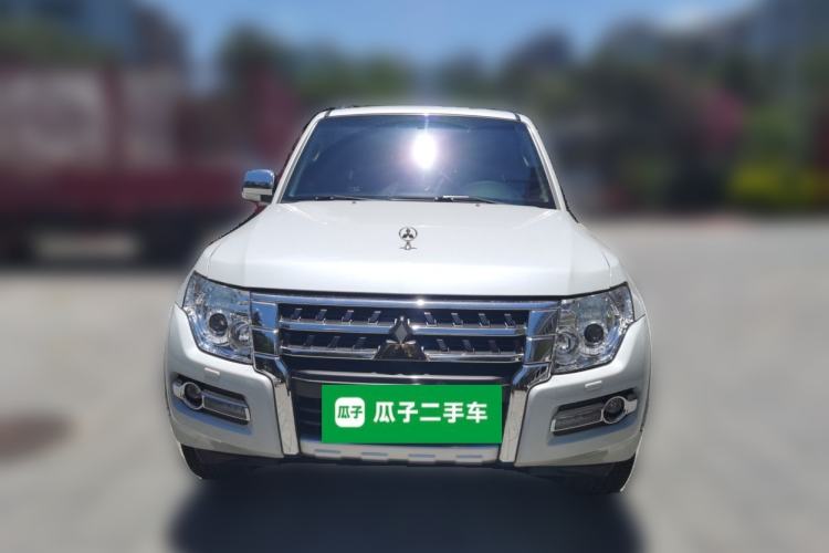 Used Mitsubishi Pajero  Front