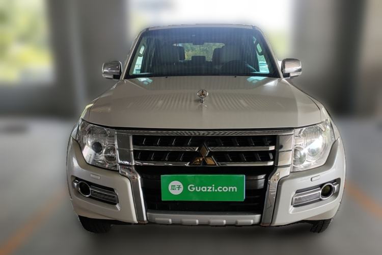 Used Mitsubishi Pajero 2018 V97 3.8L 5-Door GLS Sunroof Dual Differential – Middle East Front
