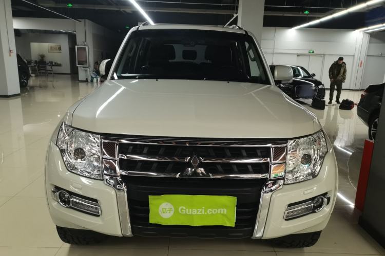 Used Mitsubishi Pajero 2018 3.0L Automatic Standard Edition Front