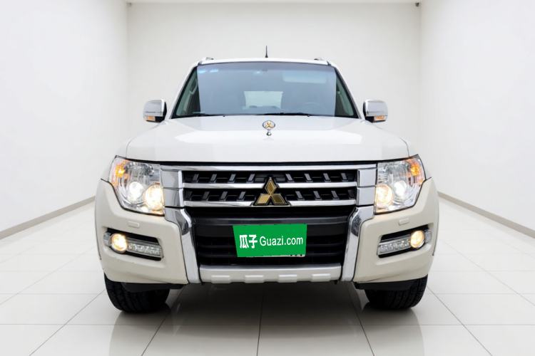Used Mitsubishi Pajero 2018 V97 3.8L 5-Door GLS Sunroof – Middle East Front