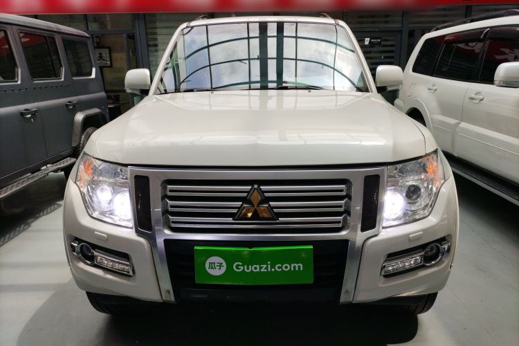 Used Mitsubishi Pajero 2018 3.0L Automatic Standard Edition Front