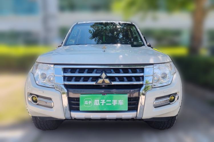 Used Mitsubishi Pajero  Front
