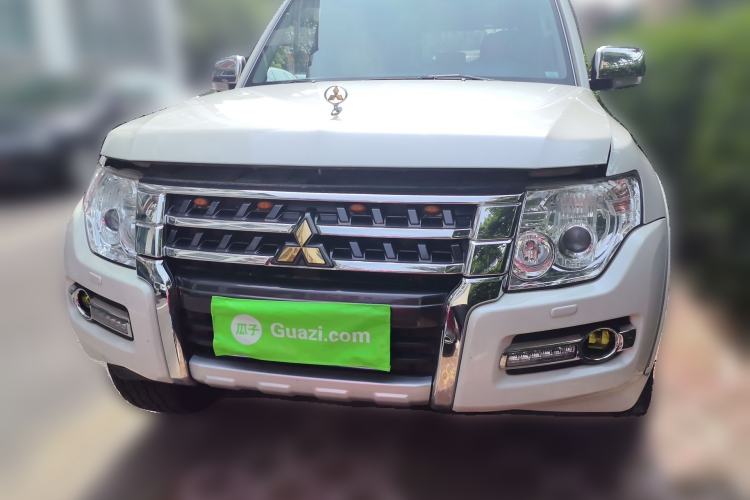 Used Mitsubishi Pajero 2018 V97 3.8L 5-Door GLS Sunroof – U.S. Specification Front