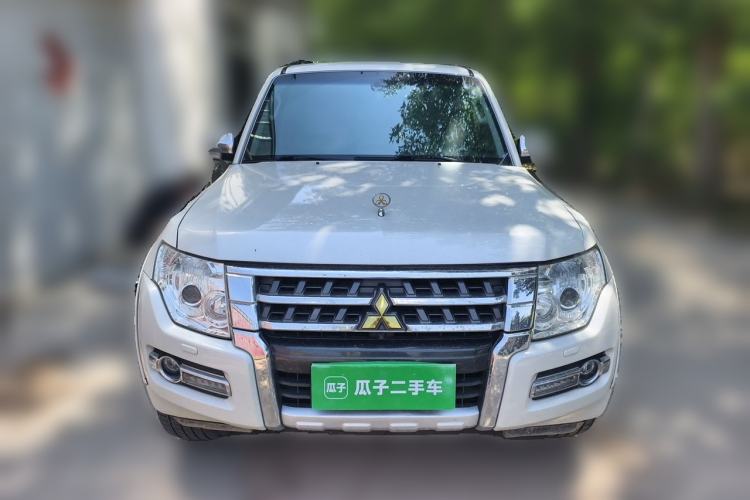 Used Mitsubishi Pajero 2018 V97 3.8L 5-Door GLS Sunroof Single-Difference Model – Middle East Front