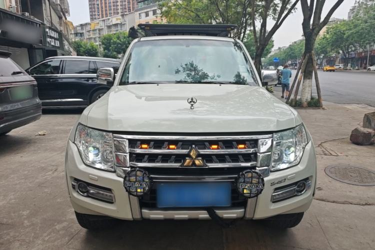 Used Mitsubishi Pajero 2018 V97 3.8L 5-Door GLS Sunroof – Middle East Front