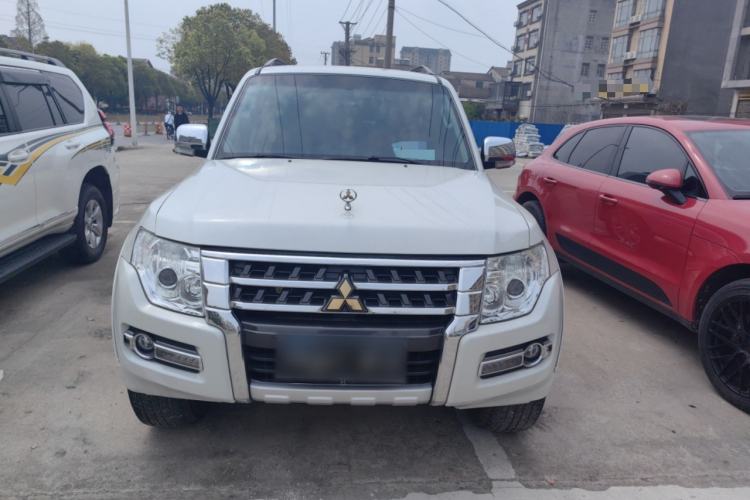 Used Mitsubishi Pajero 2018 V97 3.8L 5-Door GLS Sunroof – Middle East Front