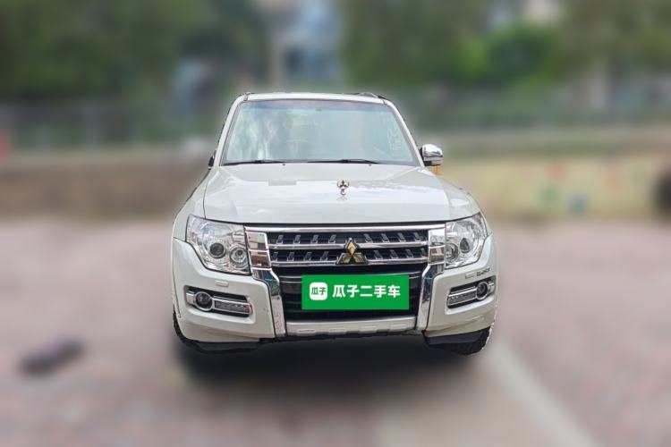 Used Mitsubishi Pajero  Front