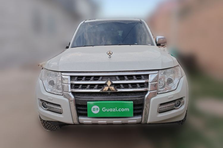 Used Mitsubishi Pajero  Front