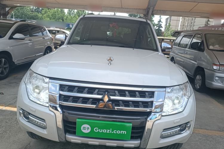Used Mitsubishi Pajero 2018 V97 3.8L 5-Door GLS Sunroof – Middle East Front