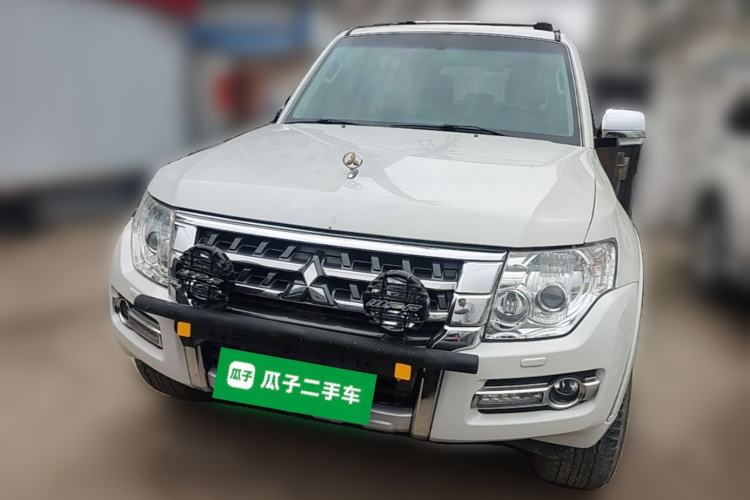 Used Mitsubishi Pajero  Front