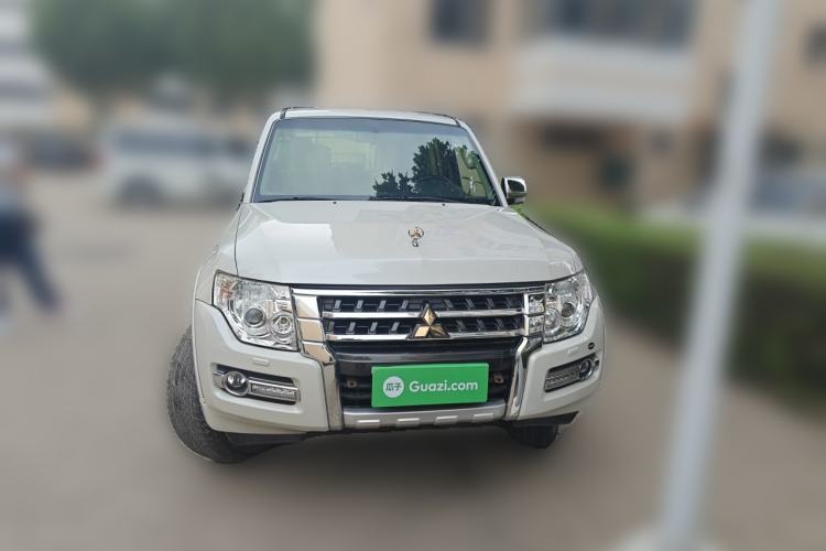 Used Mitsubishi Pajero  Front