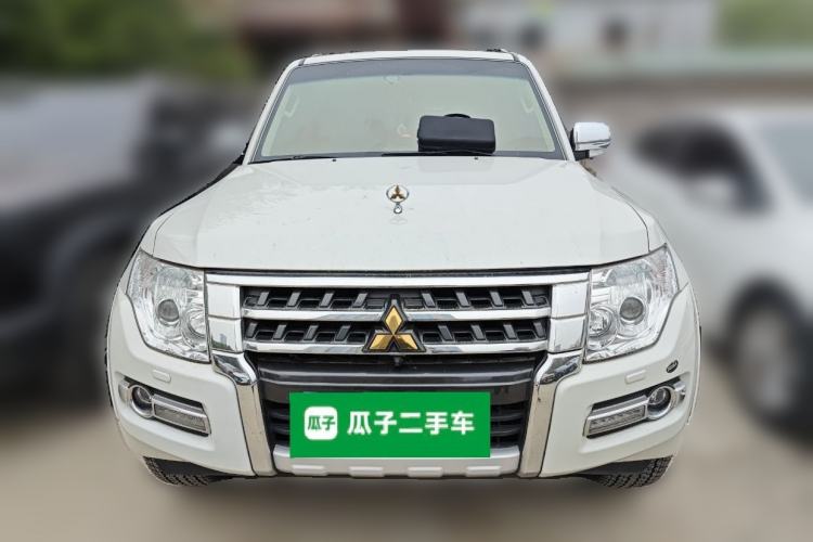 Used Mitsubishi Pajero 2018 V97 3.8L 5-Door GLS Sunroof – U.S. Specification Front