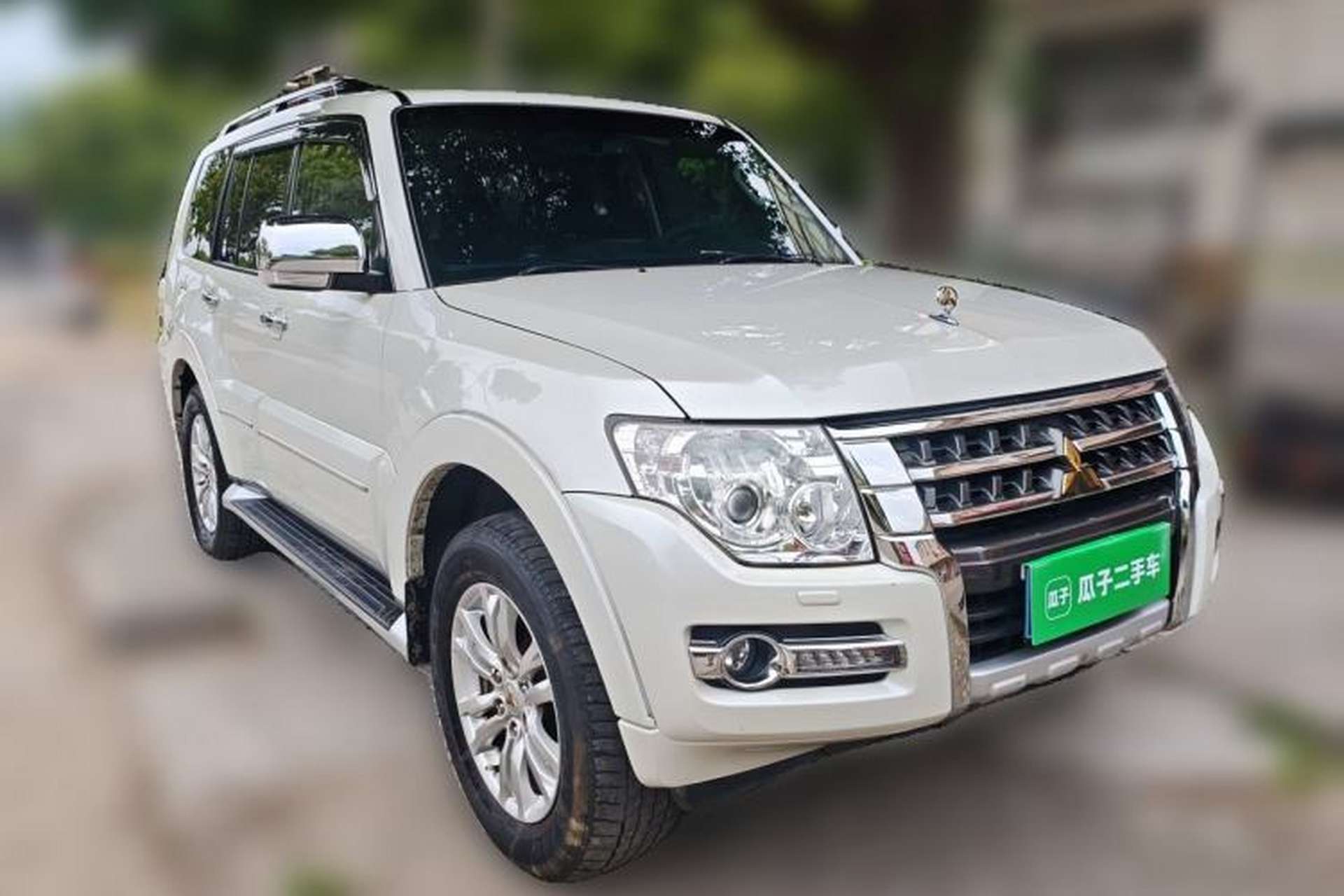 Used Mitsubishi Pajero  Front Right 45 Deg