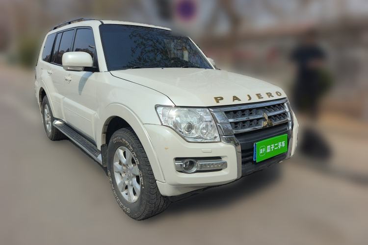 Used Mitsubishi Pajero 2018 3.0L Automatic Comfort Edition Front Right 45 Deg