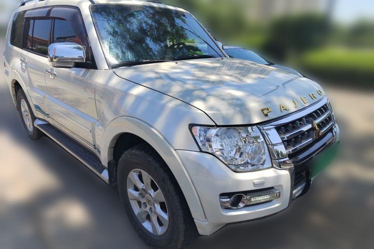 Used Mitsubishi Pajero 2018 3.0L Automatic Prestige Edition Front Right 45 Deg