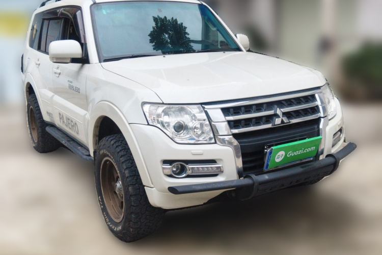 Used Mitsubishi Pajero 2018 3.0L Automatic Comfort Edition Front Right 45 Deg