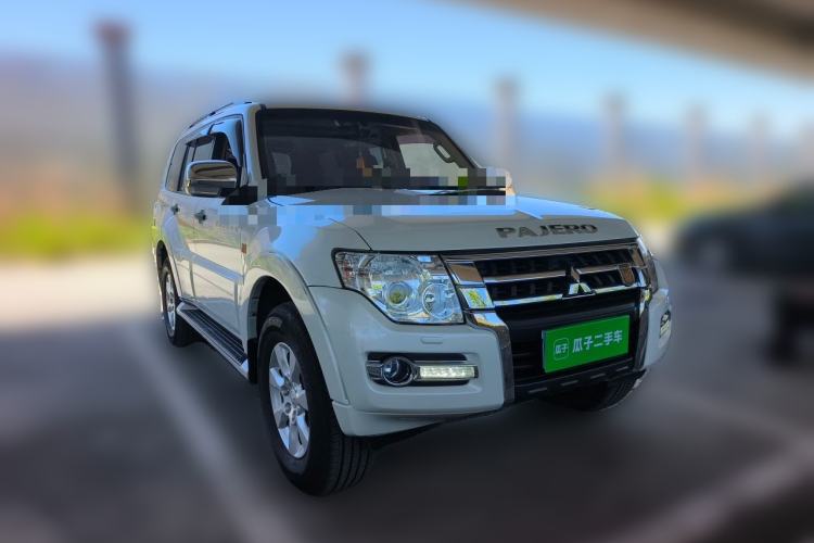 Used Mitsubishi Pajero 2018 3.0L Automatic Standard Edition Front Right 45 Deg